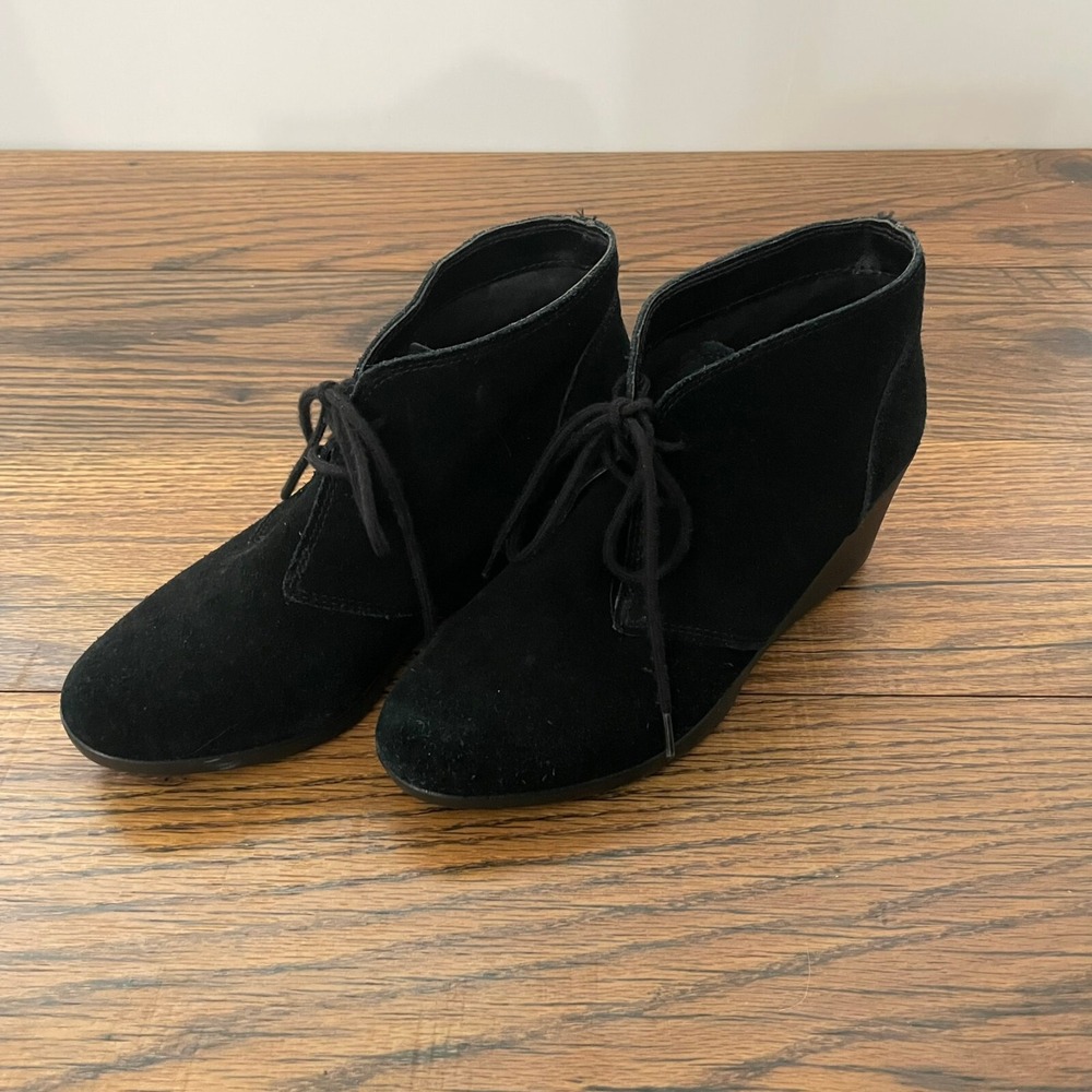 Crocs Leigh Wedge Black Suede Ankle Boots Womens Sz 6.5 Dual Comfort Chic Boot